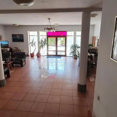 بيت ضيافة Gosciniec Jedrus دومبكي